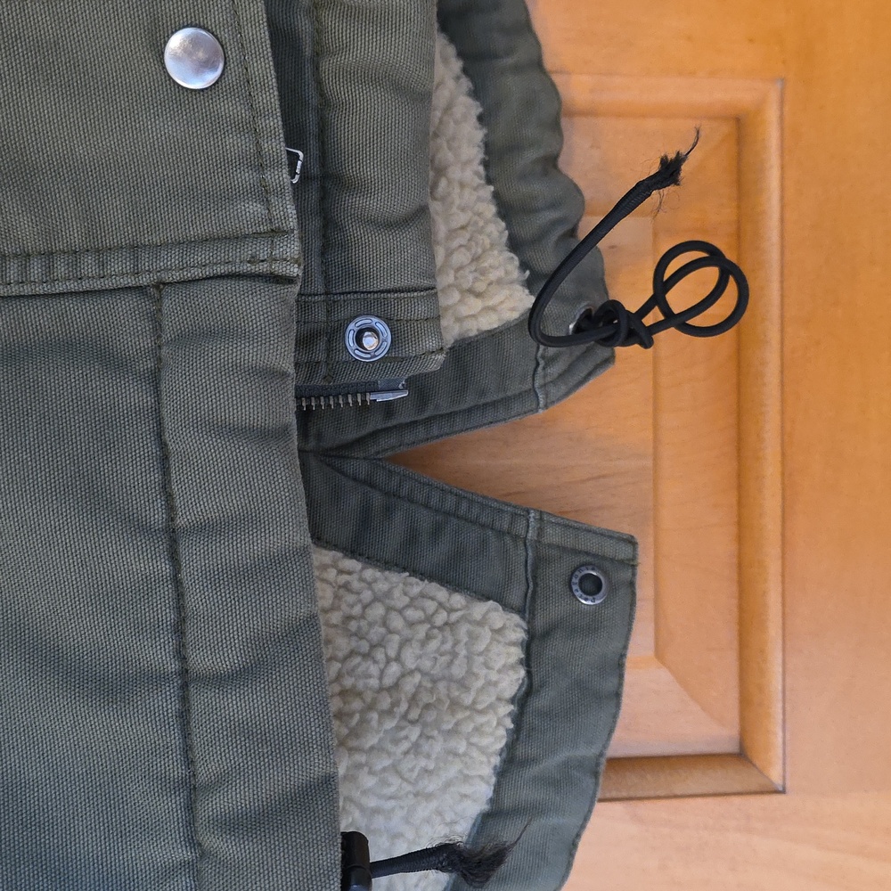 Olive Green Hooded Patagonia Coat - Picture 4 of 6